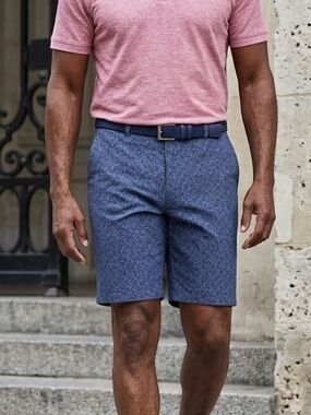 NWT VRST Men’s Blue Ditsy Leaf Print Golf 9” Short - Flat Front - Size 42